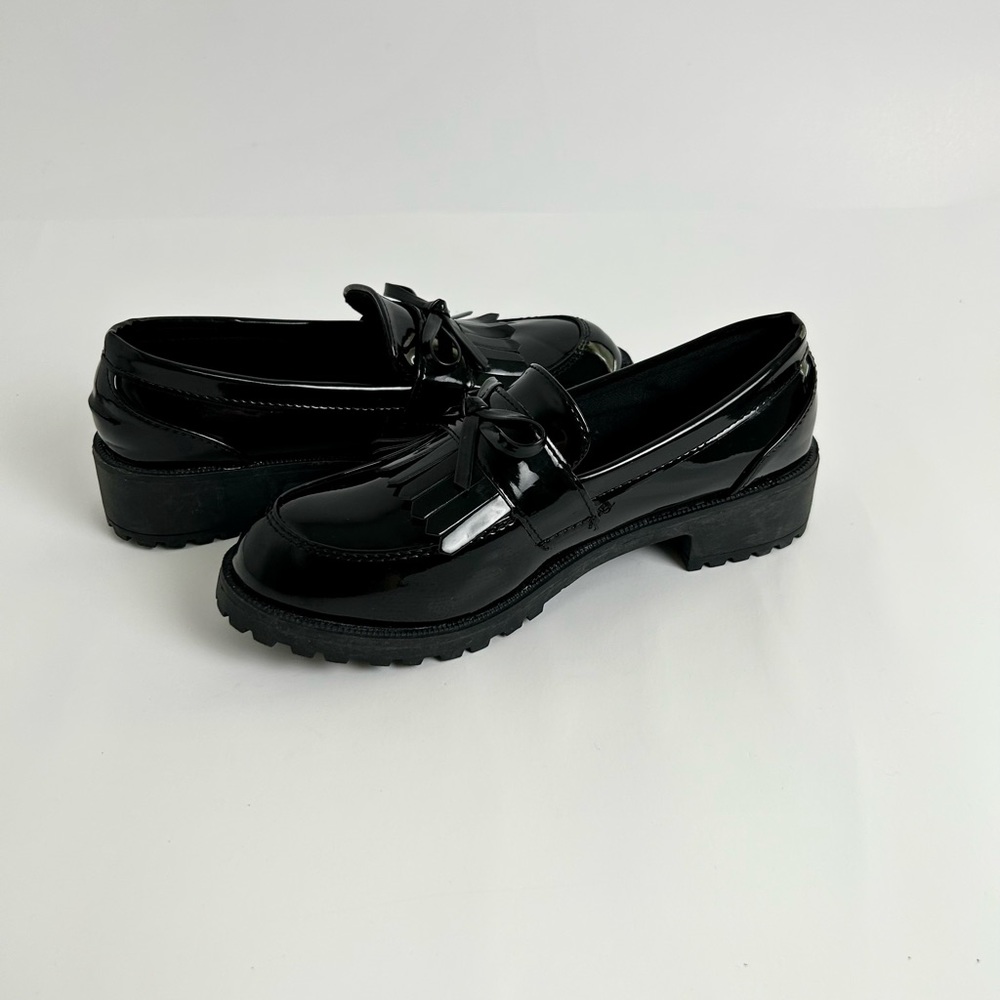 Women’s Bow Patent  Leather Loafers Black Size 5.5